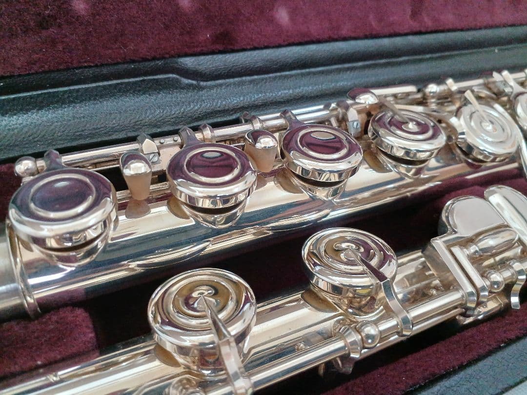 ♦超美品♦最新・現行モデル♦ヤマハフルート YFL212