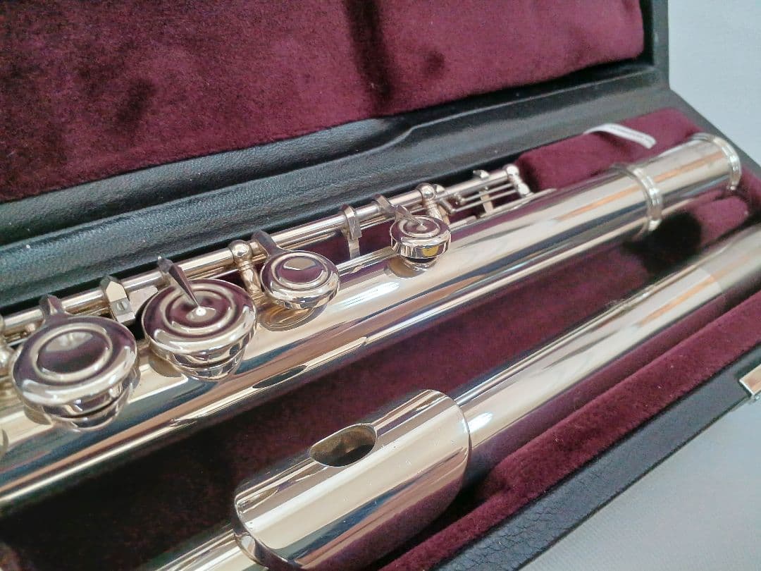 ♦超美品♦最新・現行モデル♦ヤマハフルート YFL212
