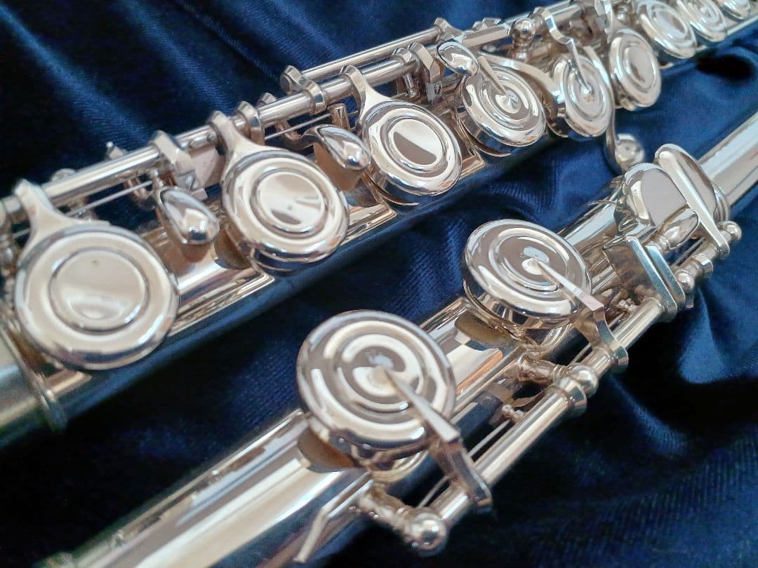 ♦超美品♦最新・現行モデル♦ヤマハフルート YFL212