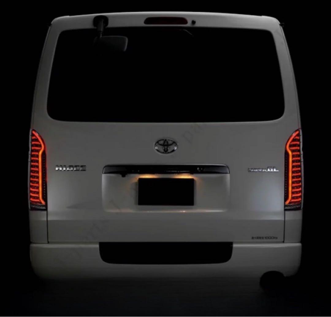 200系ハイエース　LEDテールランプ　レッド