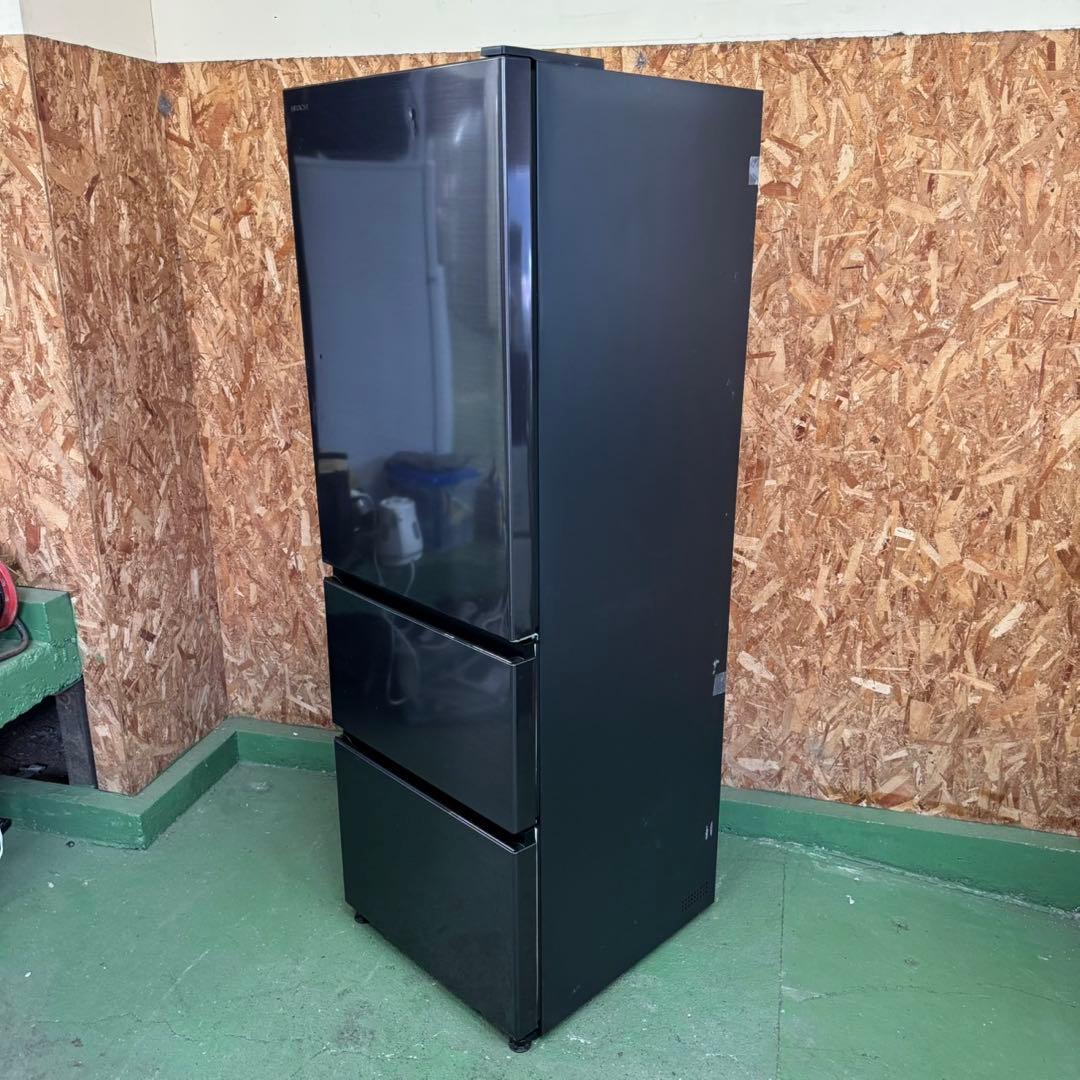 325 日立　大型冷蔵庫　300L強　自動製氷　家庭用　小型　右開き　黒色