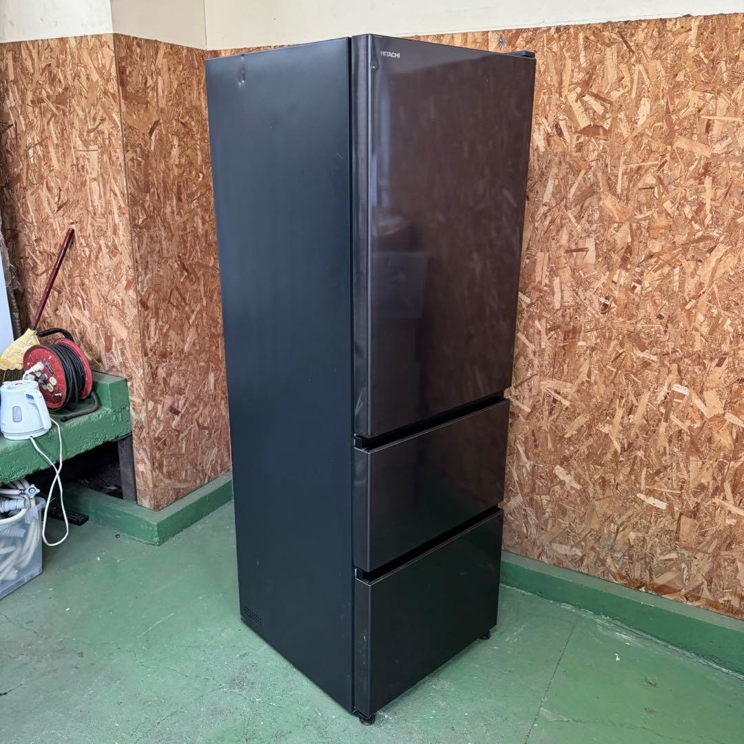325 日立　大型冷蔵庫　300L強　自動製氷　家庭用　小型　右開き　黒色