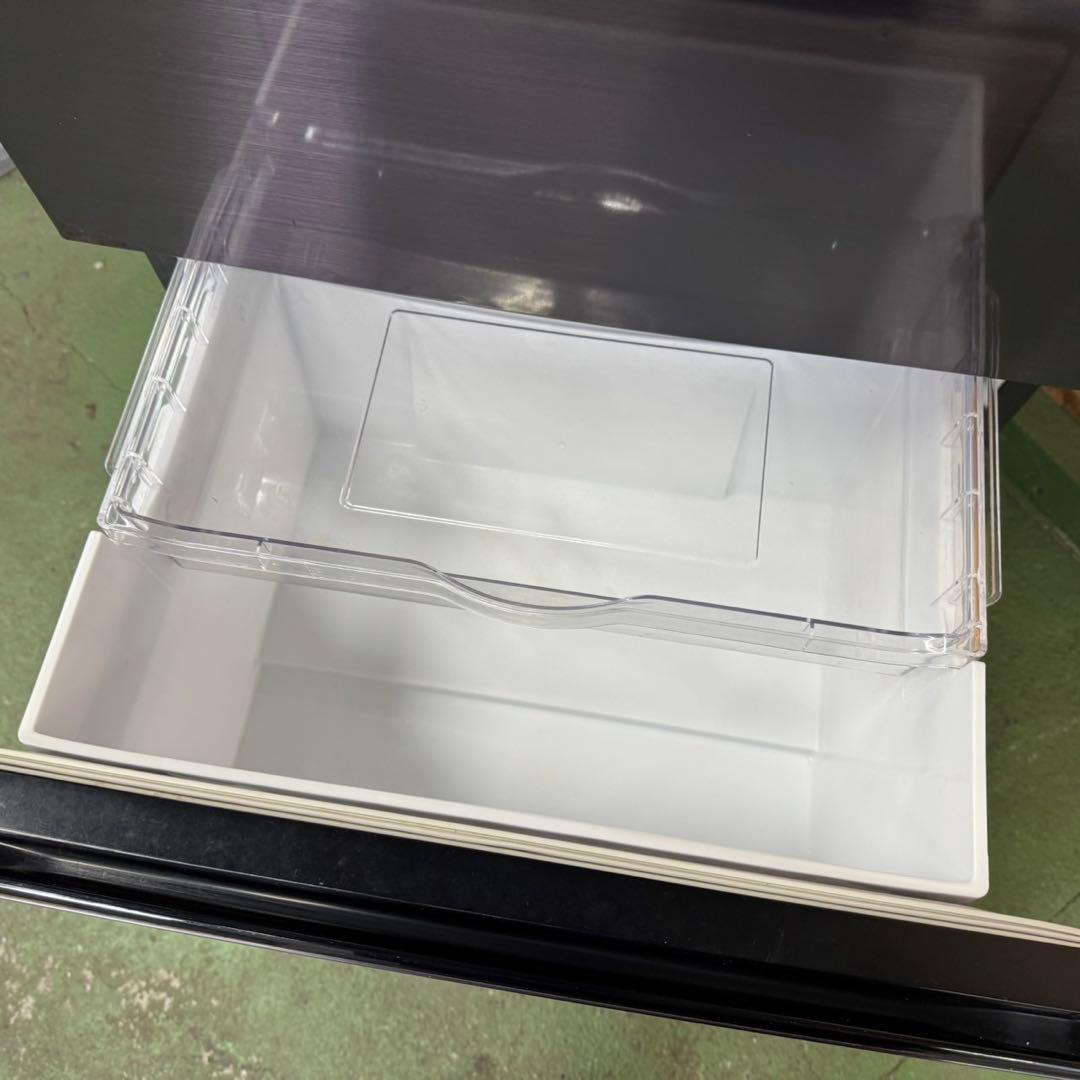 325 日立　大型冷蔵庫　300L強　自動製氷　家庭用　小型　右開き　黒色