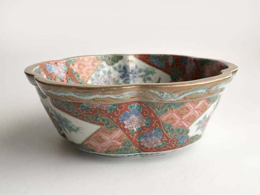 骨董　アンティーク　古伊万里　金襴手　色絵　芙蓉　蝶々　輪花縁　鉢　深鉢　菓子鉢