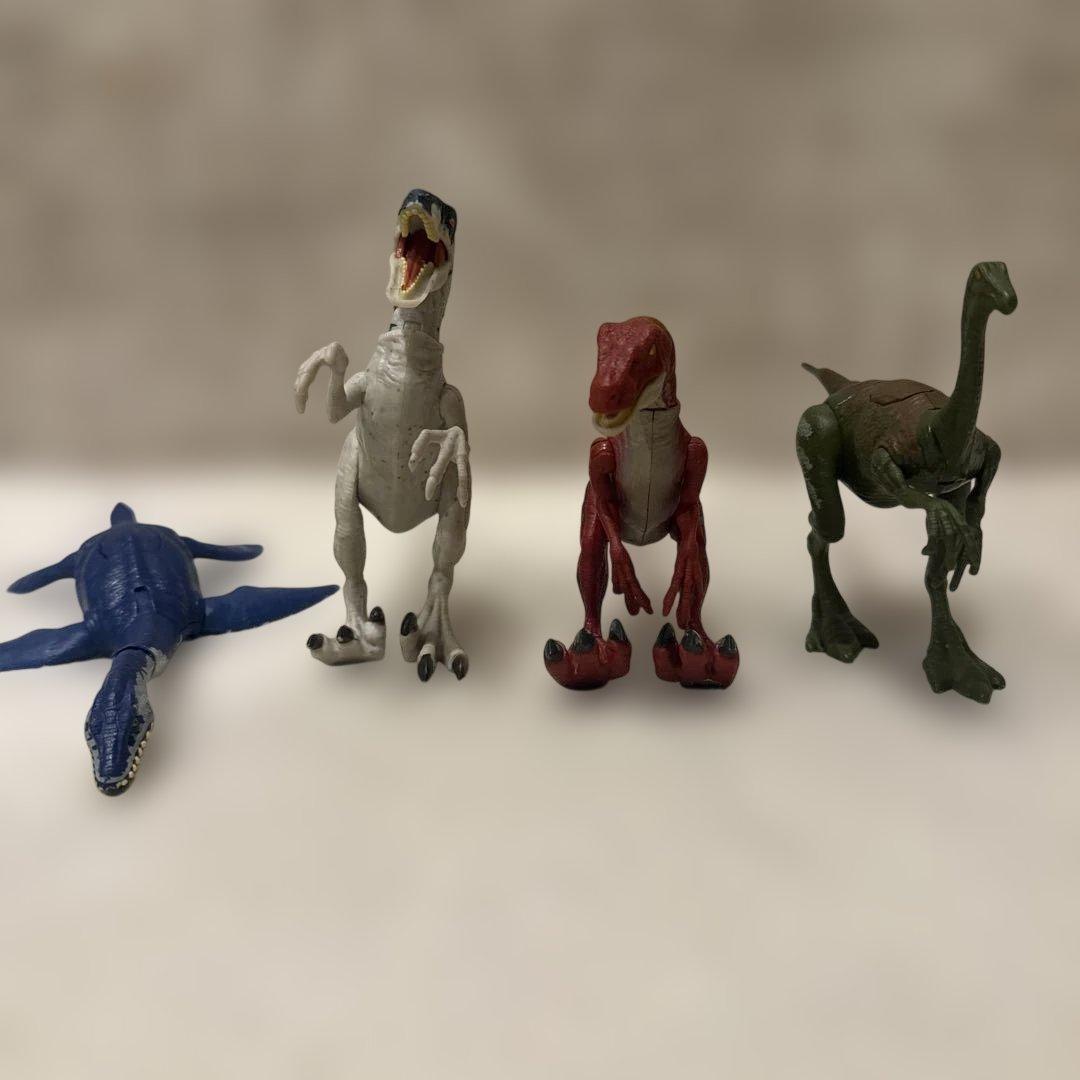 ジュラシックワールド 恐竜4体