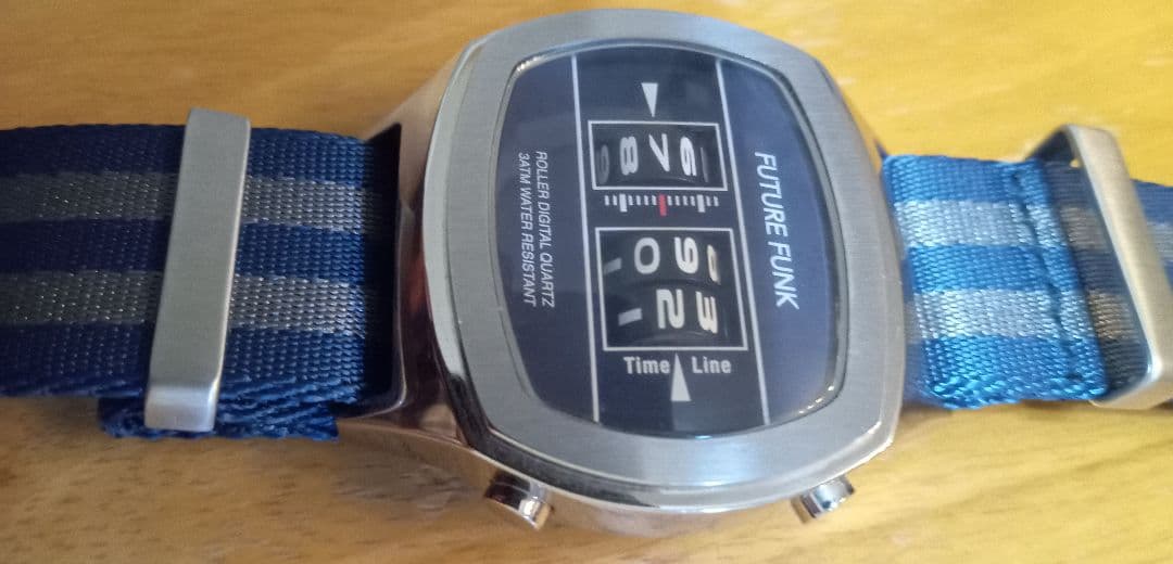 FUTURE FUNK デジタルクォーツ 腕時計