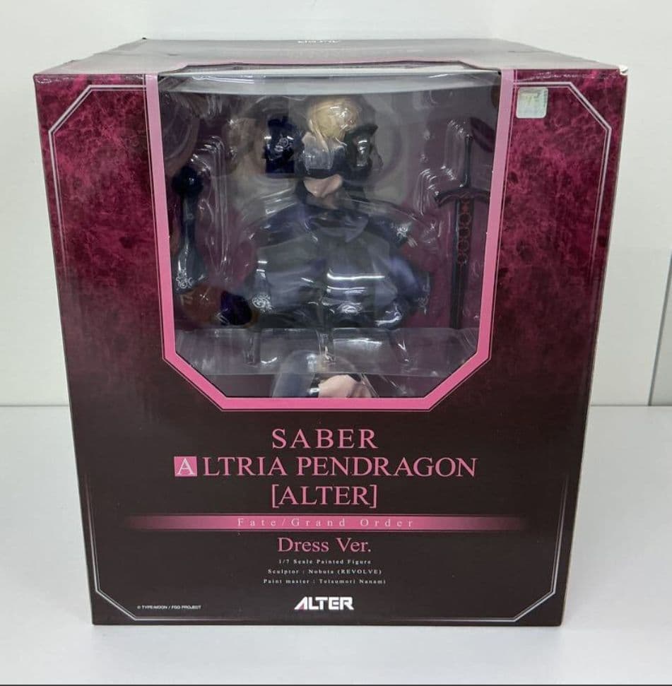 セイバー アルトリア・ペンドラゴン ドレスVer. 1/7スケール フィギュア
