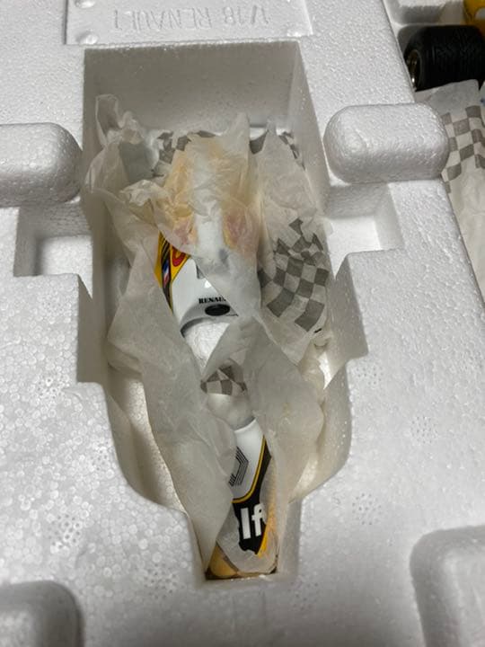 絶版！希少！ルノーRE20 F1 1／18ドライバー付き未展示品