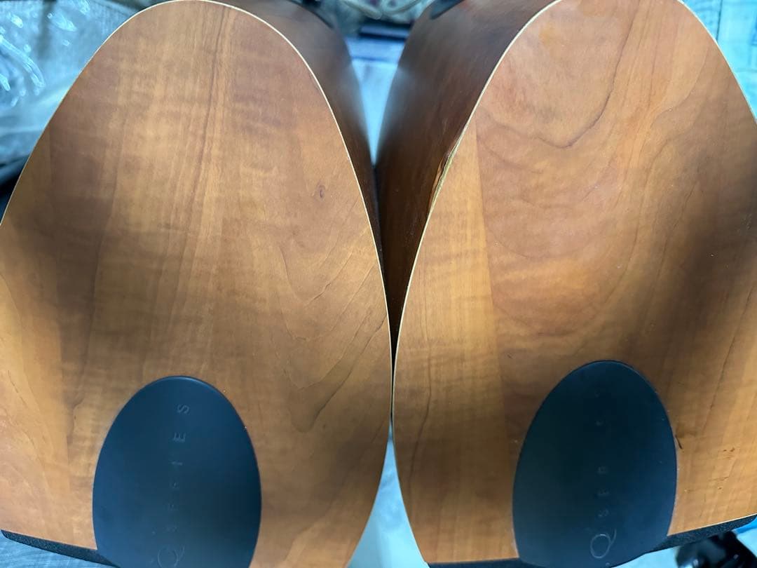 KEF スピーカー 木製キャビネット 40cm