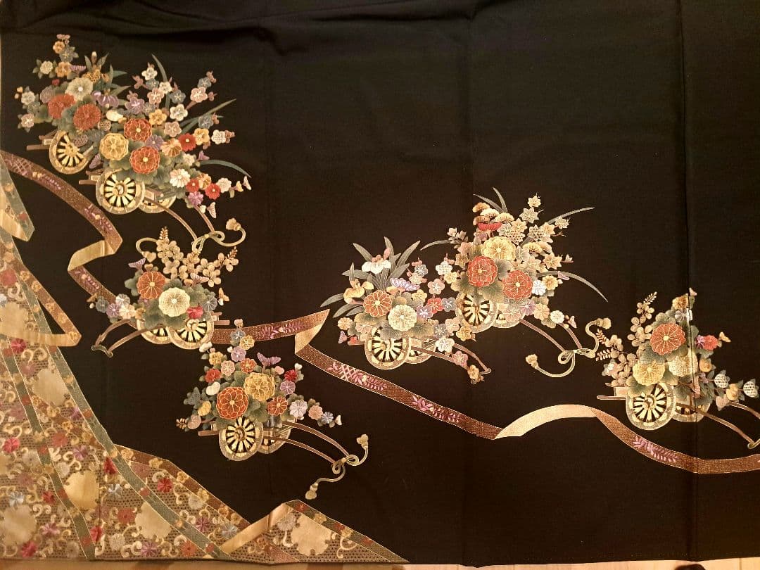 美品❇️豪華黒留袖　総刺繍　志都香織物高級袋帯　比翼仕立て　 ５つ紋　フルセット