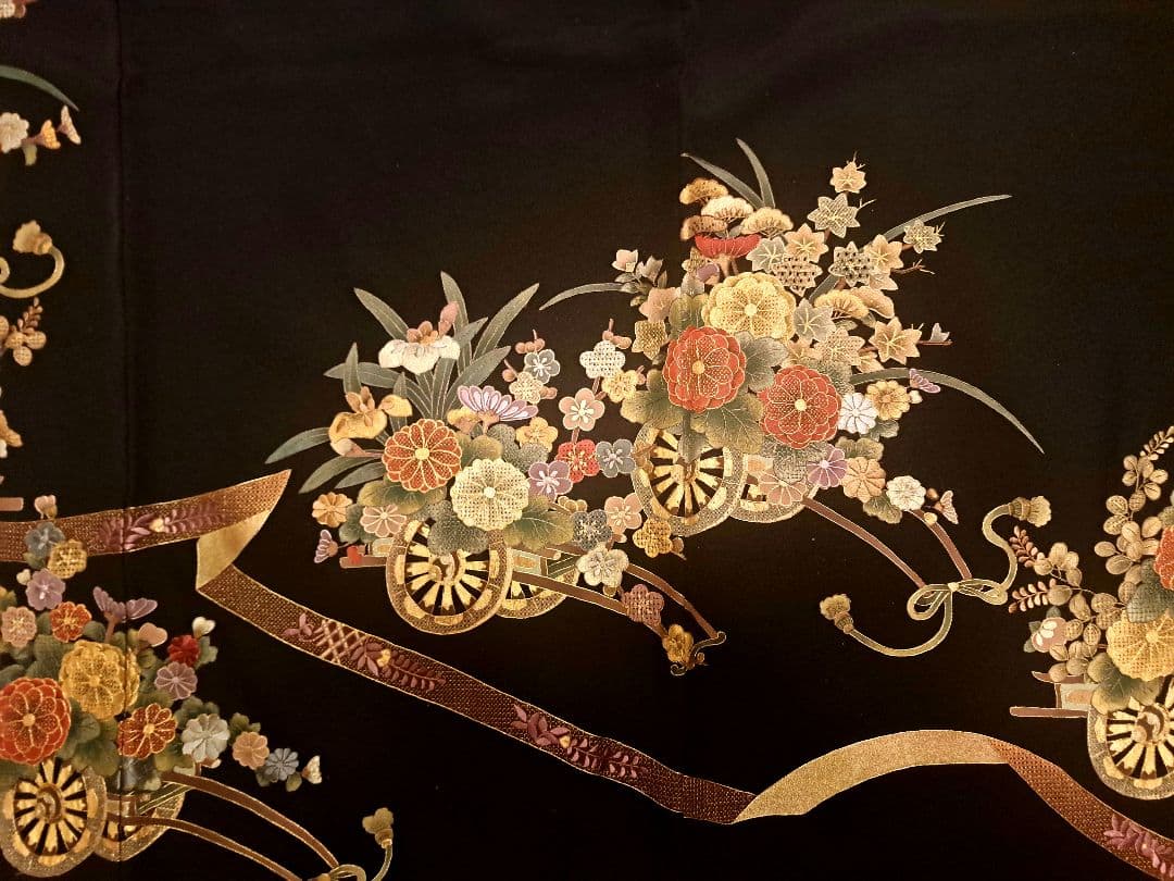 美品❇️豪華黒留袖　総刺繍　志都香織物高級袋帯　比翼仕立て　 ５つ紋　フルセット