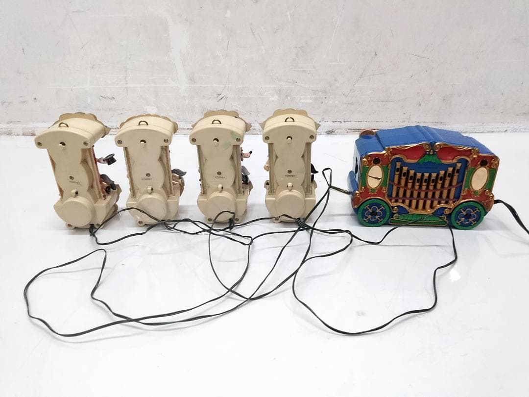 ミッキーホリデーカルーセル Disney ディズニー クリスマスオーナメント ♪