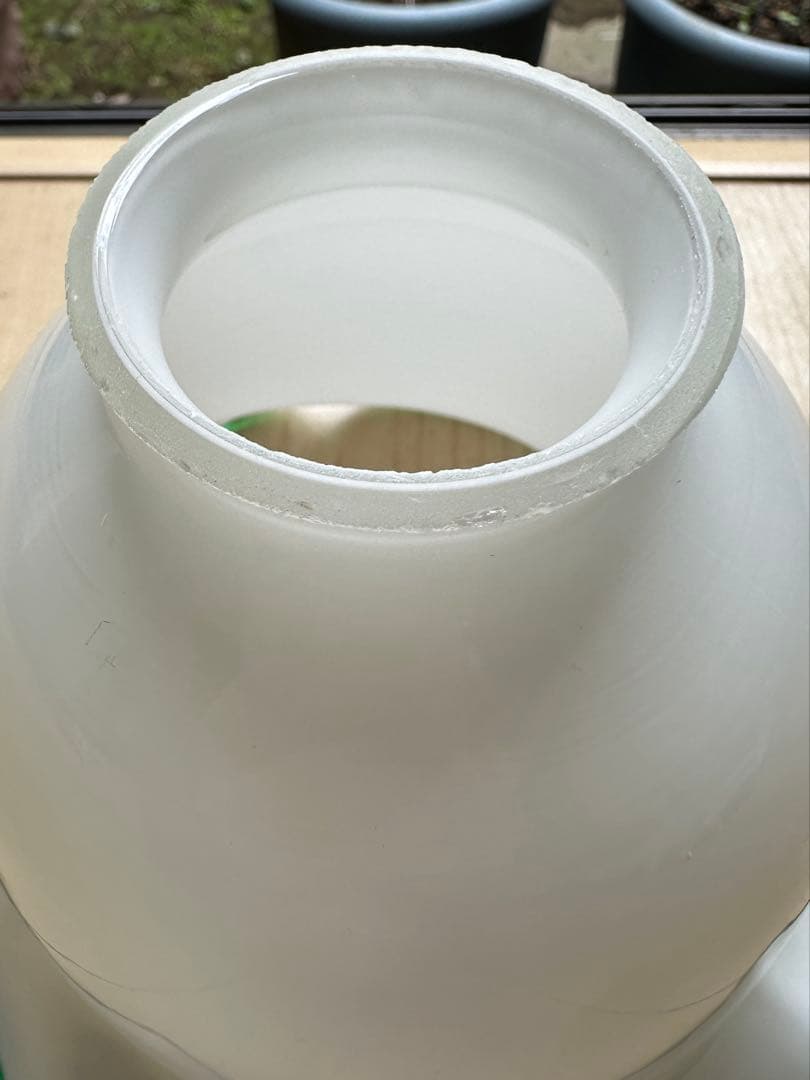 フランス アンティーク むき卵のようなオパリンガラスの可愛らしいアトリエランプ＊