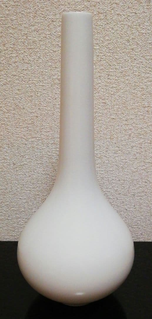 人間国宝　前田昭博作　白磁　長頚　花入　共箱　共布　略歴付　花瓶