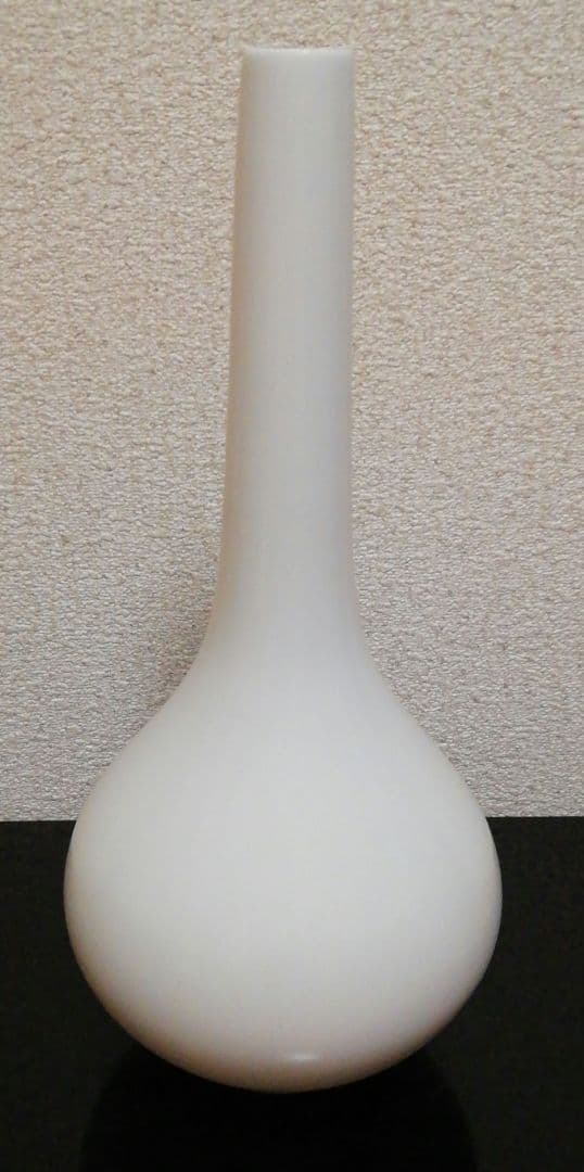 人間国宝　前田昭博作　白磁　長頚　花入　共箱　共布　略歴付　花瓶