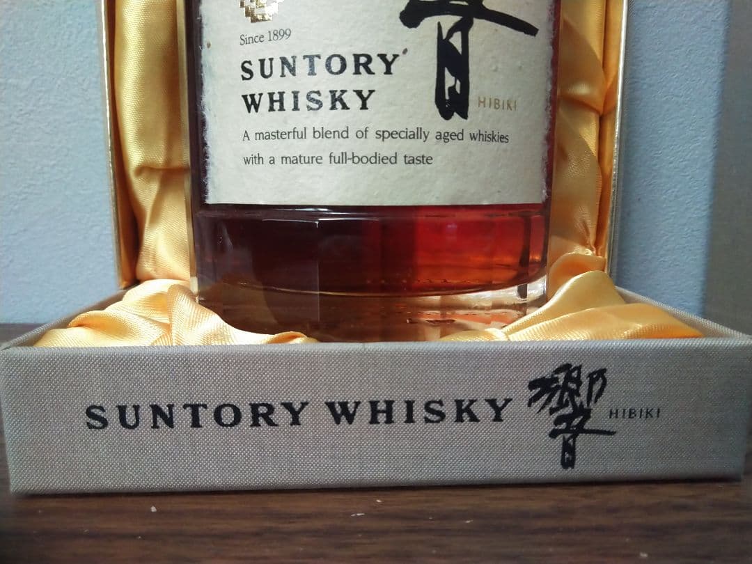 【入手困難】響 ゴールドキャップ 裏ゴールドラベル　17年表記なしラベル　★箱付