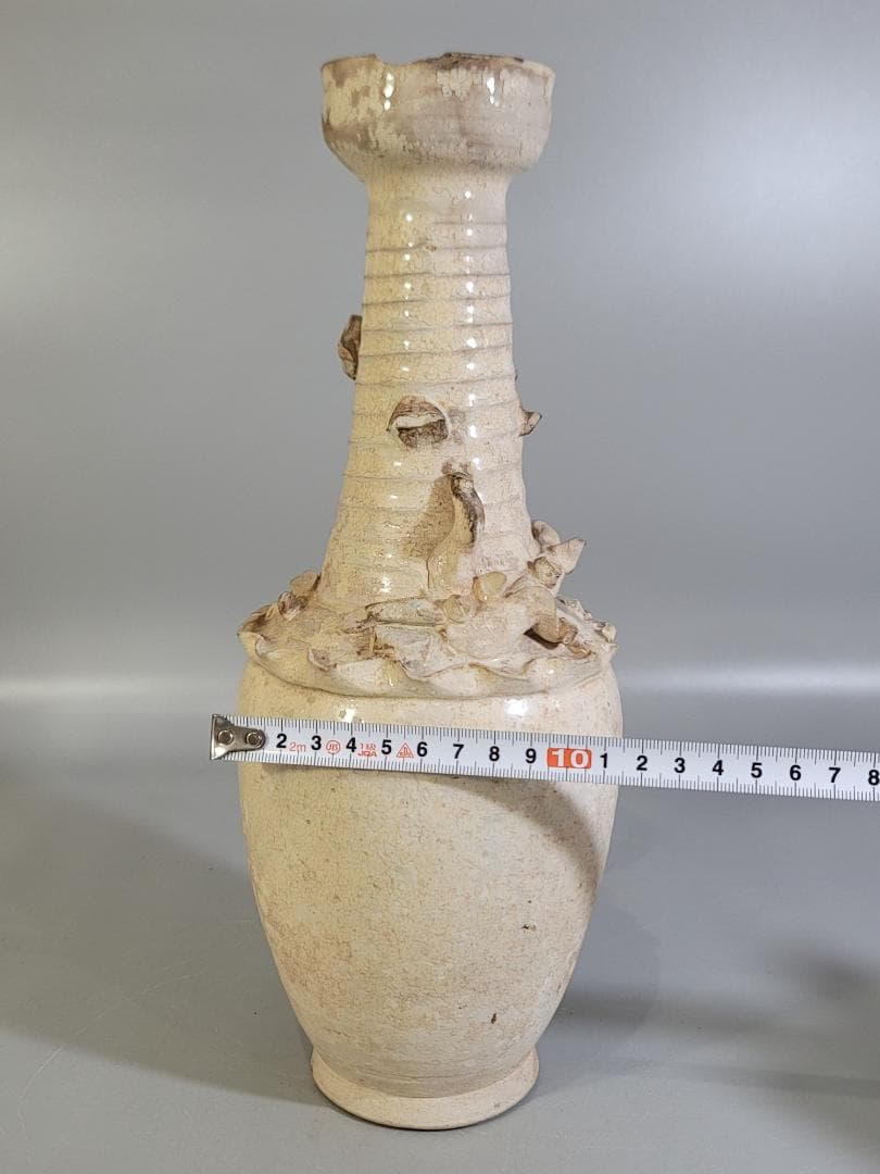 中国美術 遼白磁 纏龍貼 瓶 時代物 DT243