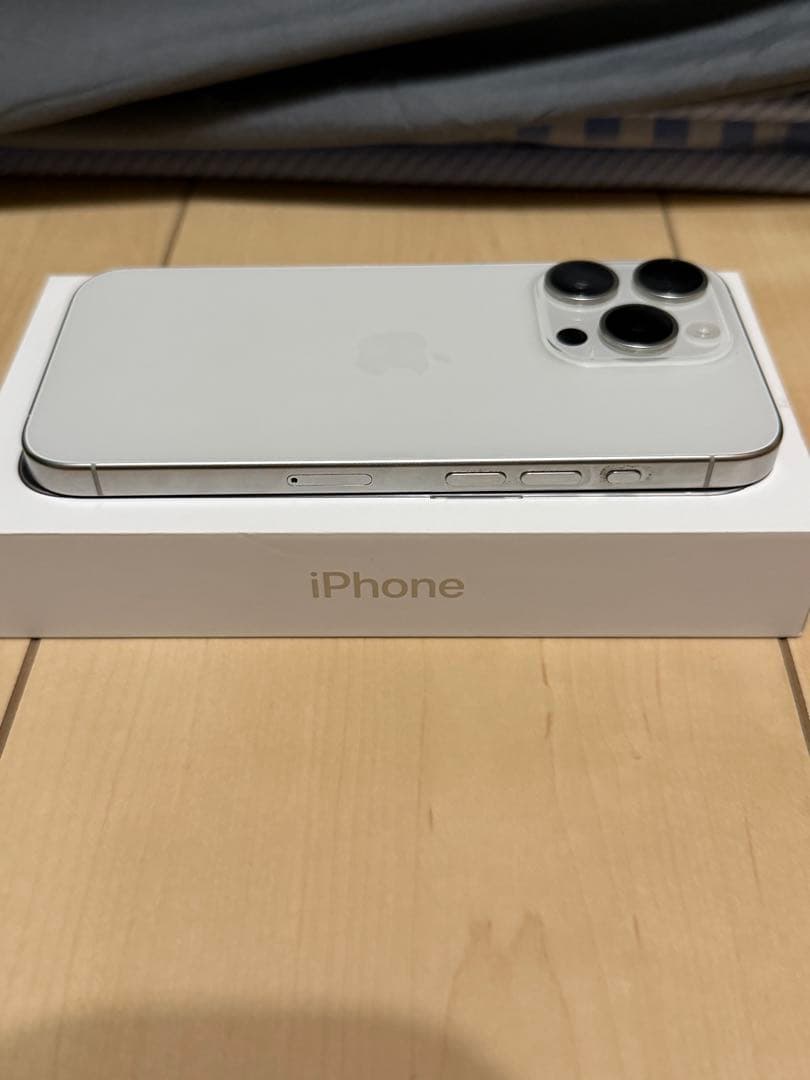 【即購入可】Apple iPhone 15 Pro 256GBホワイトチタニウム