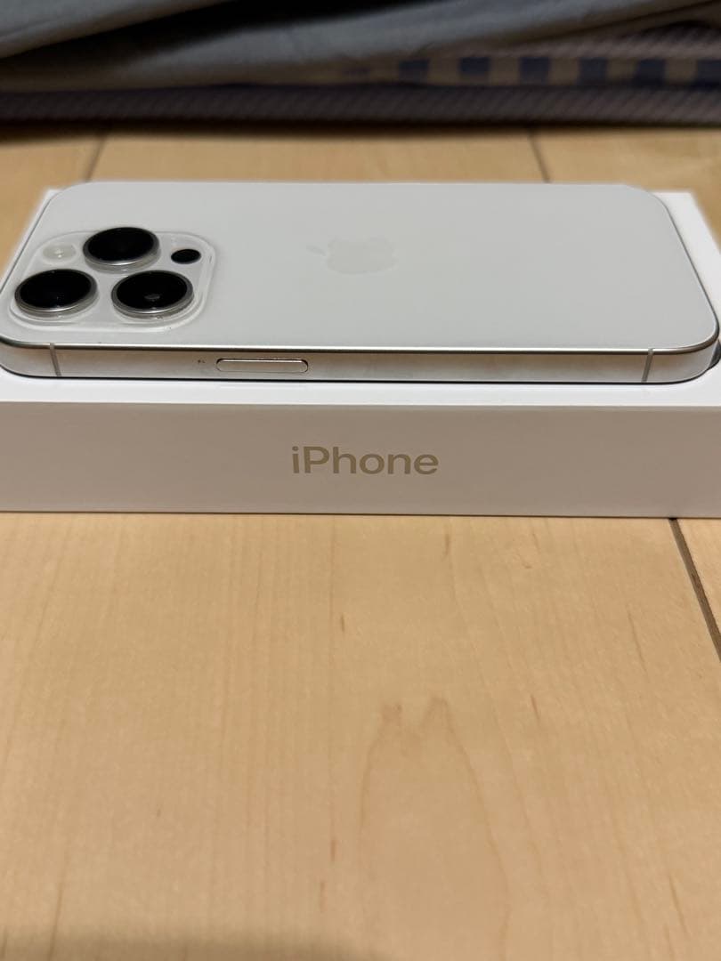 【即購入可】Apple iPhone 15 Pro 256GBホワイトチタニウム