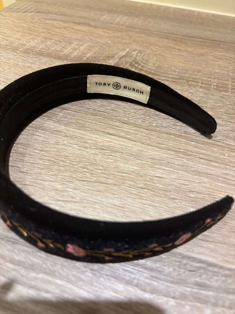 TORY BURCH 刺繍 カチューシャ