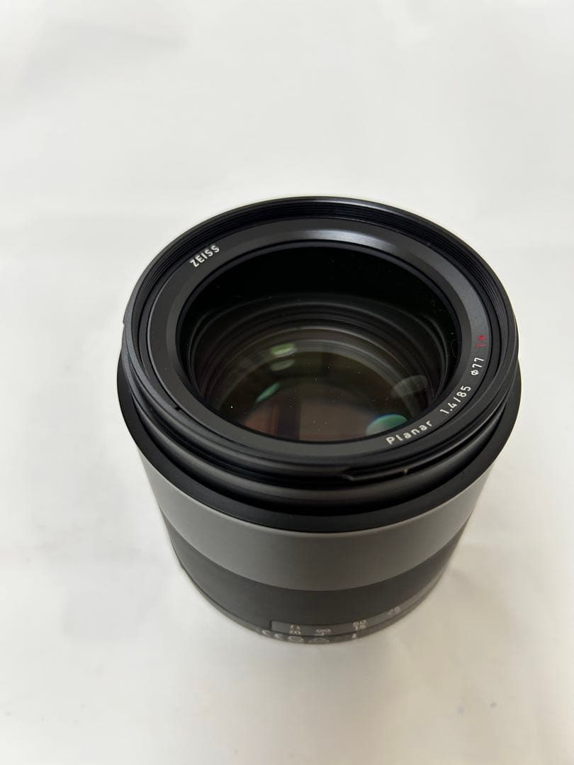 Zeiss Milvus 1.4/85 ZF.2 ニコンF マウント