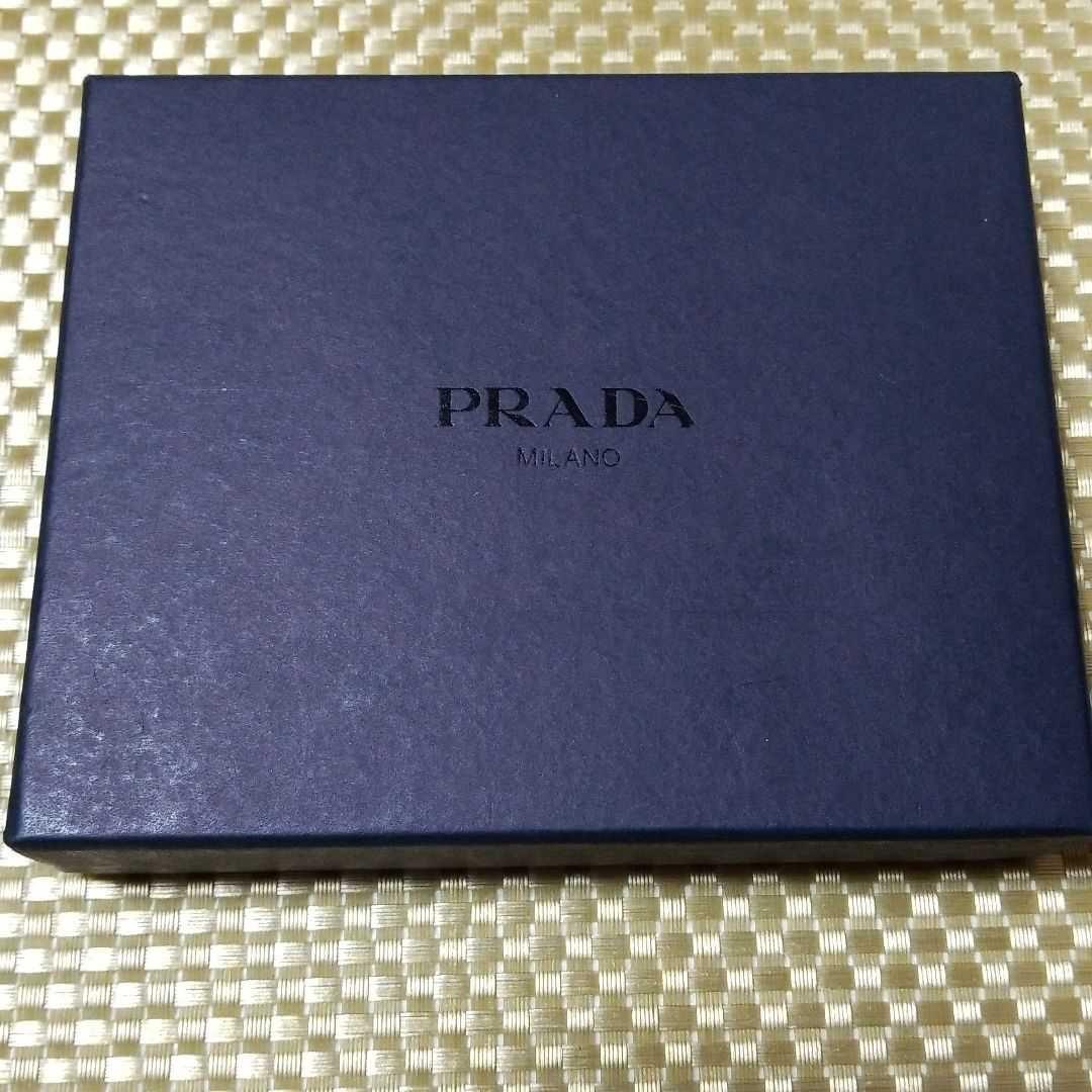 【クラシック】PRADA　プラダ　3つ折り財布　ブラック　ケース付き　新品未使用
