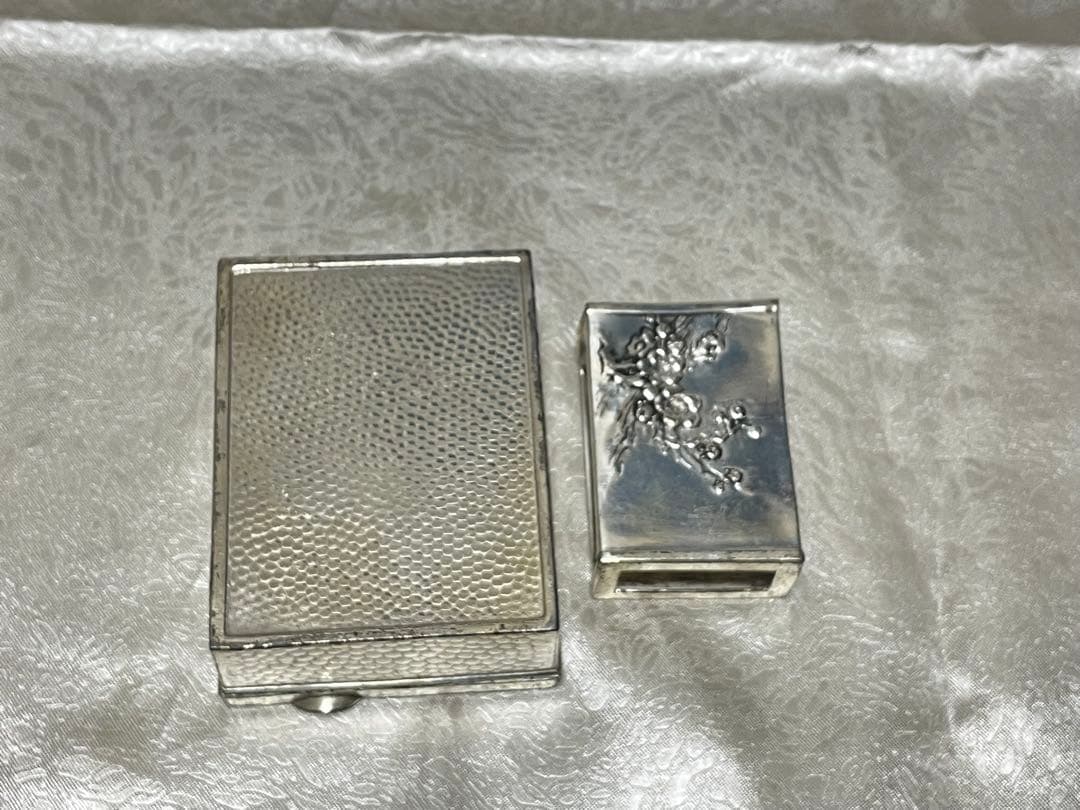 銀製　花柄装飾　置き型灰皿