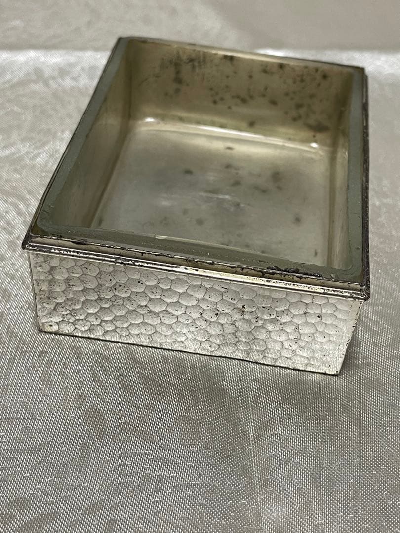 銀製　花柄装飾　置き型灰皿