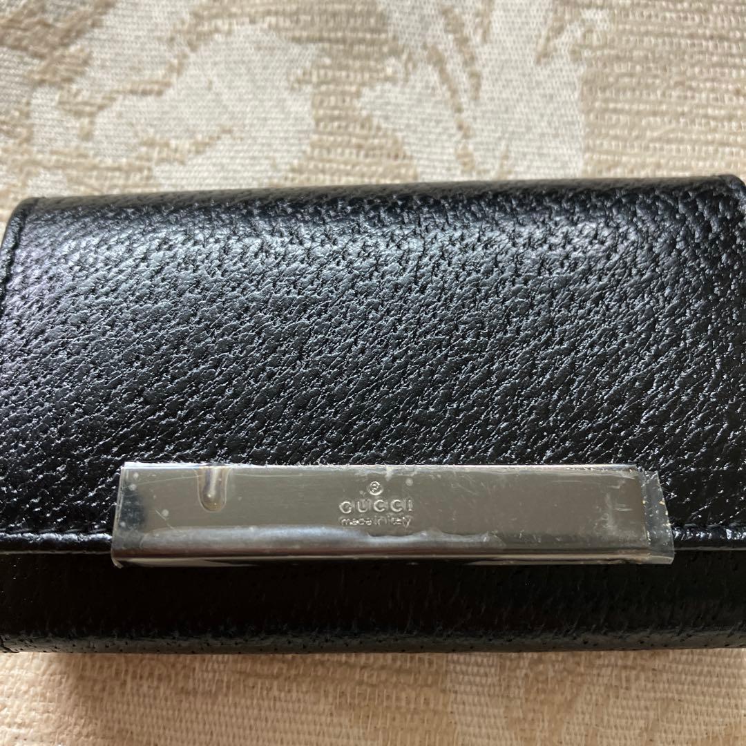 ひまわりです。未使用品❗️GUCCI ブラックレザーキーケース希少