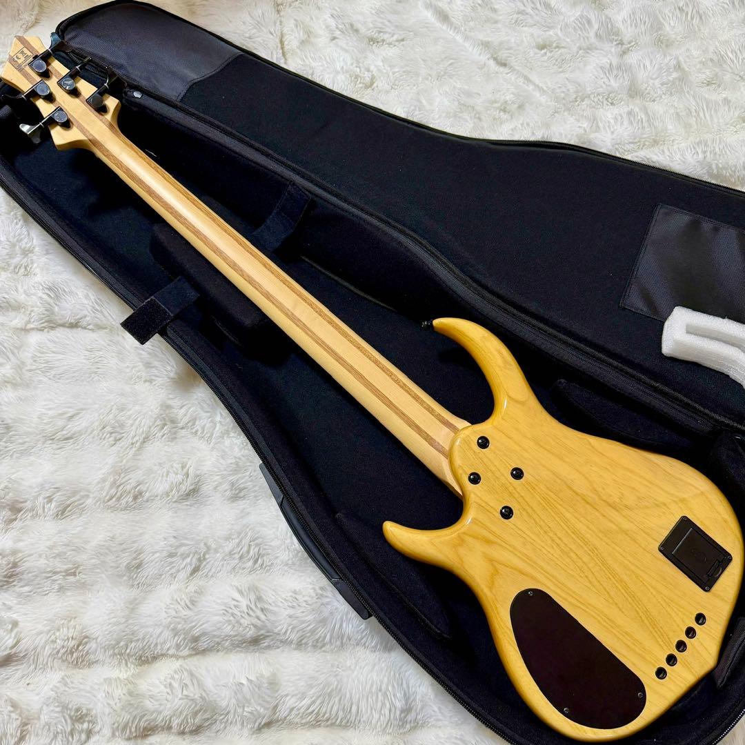 Sire M5 Ash-5NT エレキベース 専用ケース付 軽量