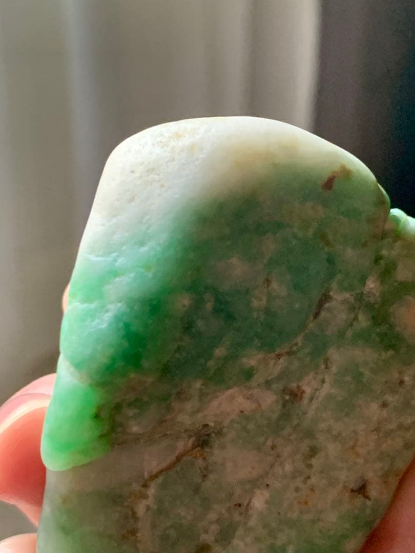 金山谷　極上ろうかん糸魚川翡翠　原石　糸魚川ひすい　コン沢　国産鉱物　水石　根付