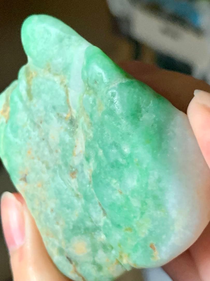 金山谷　極上ろうかん糸魚川翡翠　原石　糸魚川ひすい　コン沢　国産鉱物　水石　根付