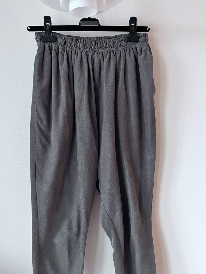 フルーツオブライフ　コーデュロイ　テーパードパンツ