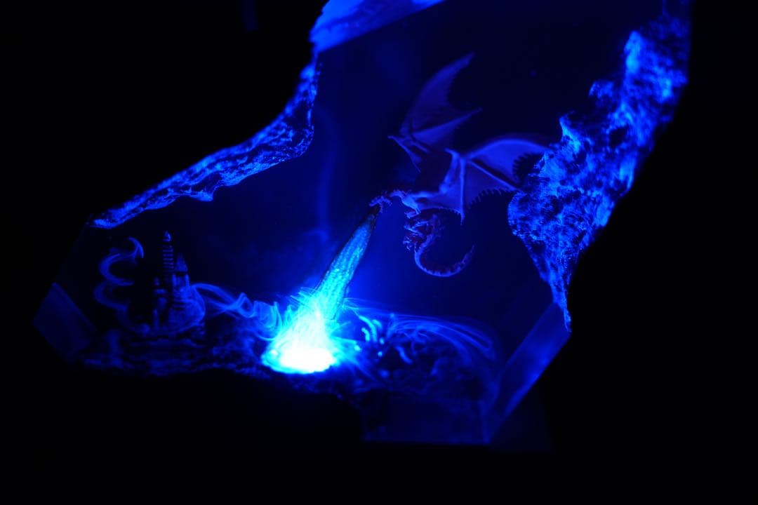 【迫力満点】ドラゴンの息吹 炎の城 レジンランプ 中世ファンタジー 騎士 冒険