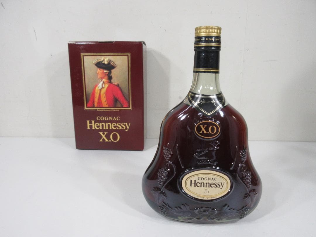 Hennessy X.O. コニャックグリーンボトル 700ml,40% 箱付き
