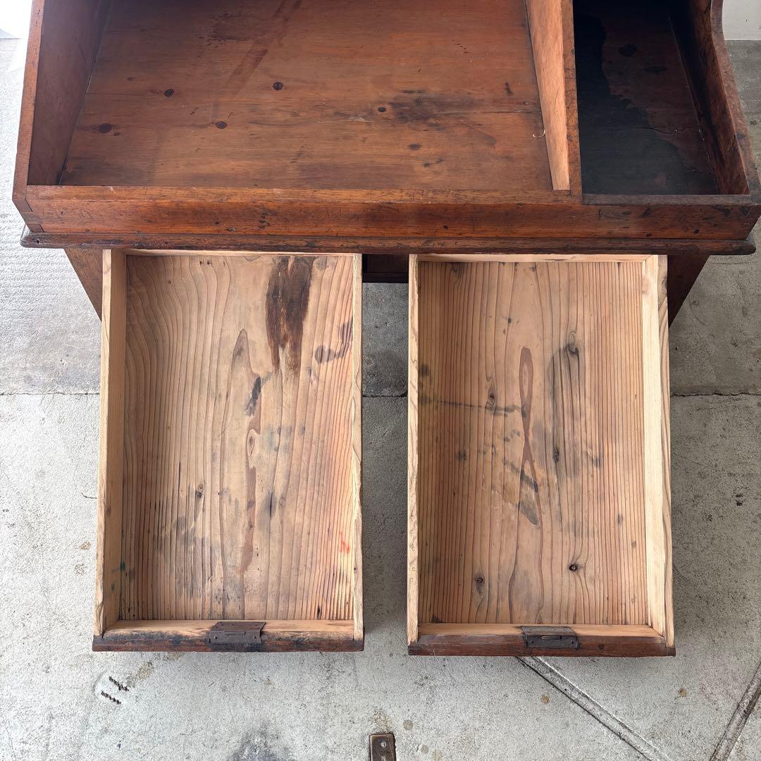 帳場机　古い引き出しと収納付きのテーブル　展示台　ライティングビューロー