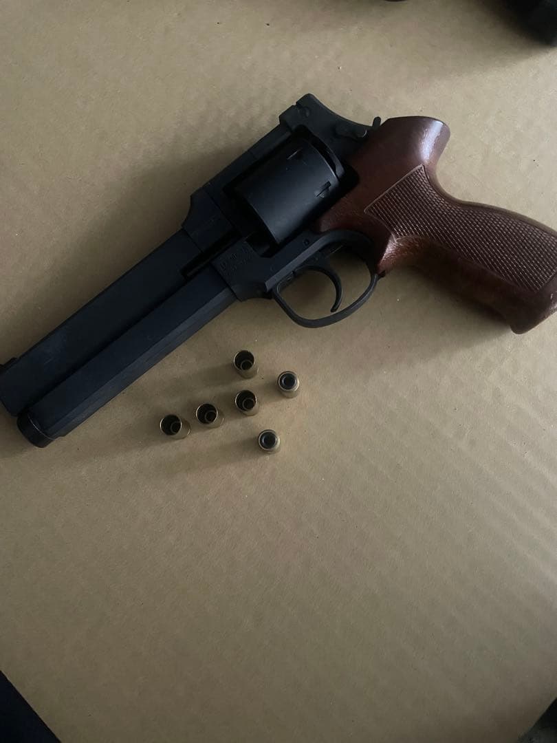 マテバリボルバー　木製グリップ　ガスガン マルシン 弾6発付き