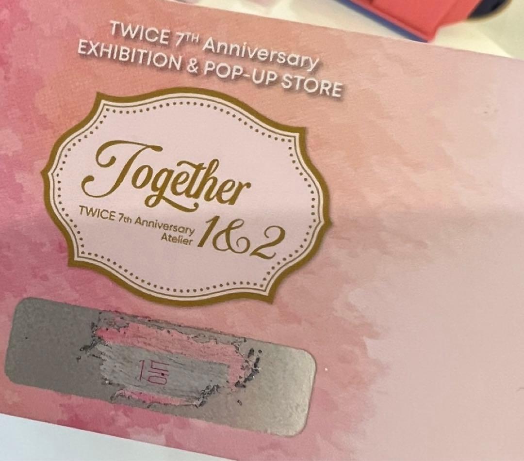 TWICE ジヒョ 額縁 7周年 展示会 韓国 ポップアップ 1等 ラキドロ