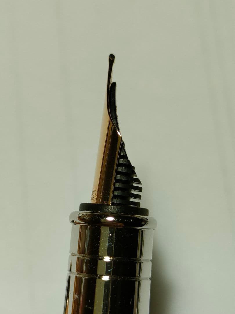 スティロアート軽井沢 万年筆 14k ピンクリボン運動応援チューリップウッド