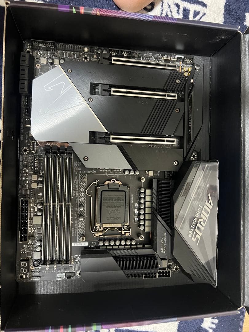 AORUS Z490 マザーボード ATX