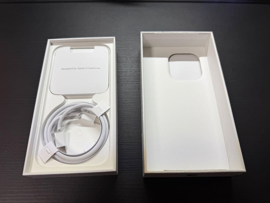 【美品】iPhone 15 Pro 128Gホワイトチタニウム