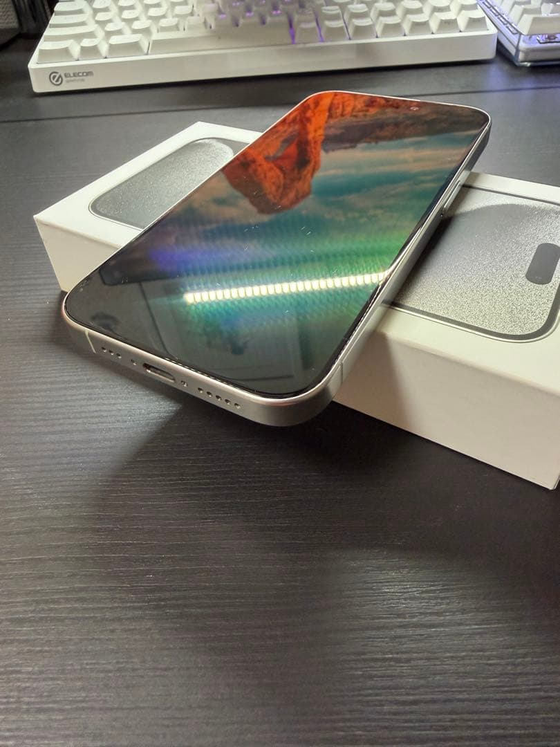 【美品】iPhone 15 Pro 128Gホワイトチタニウム