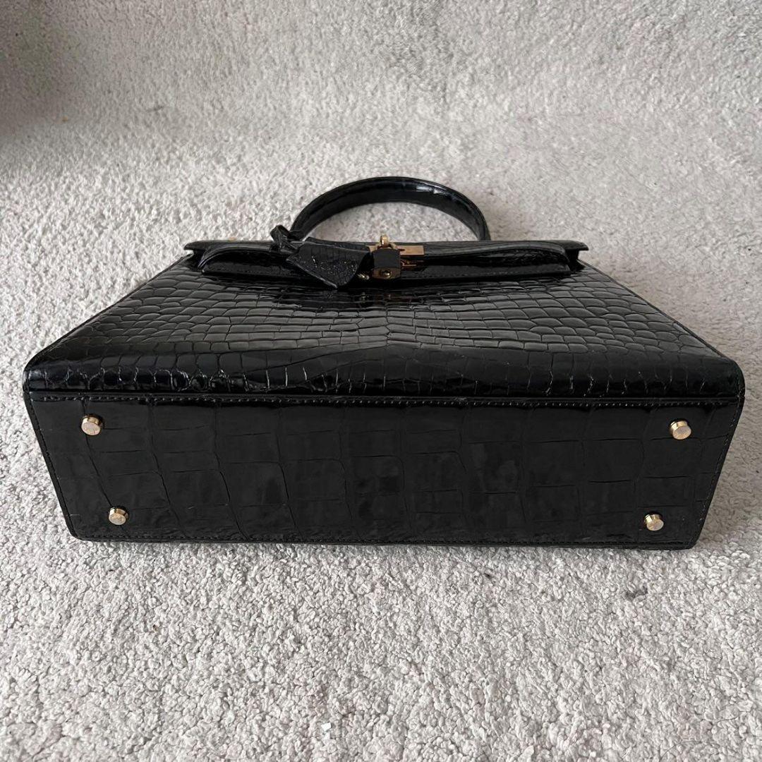 ✨最高峰✨クロコダイル 型押し ハンドバッグ カデナ 南京錠 金具 自立型 黒
