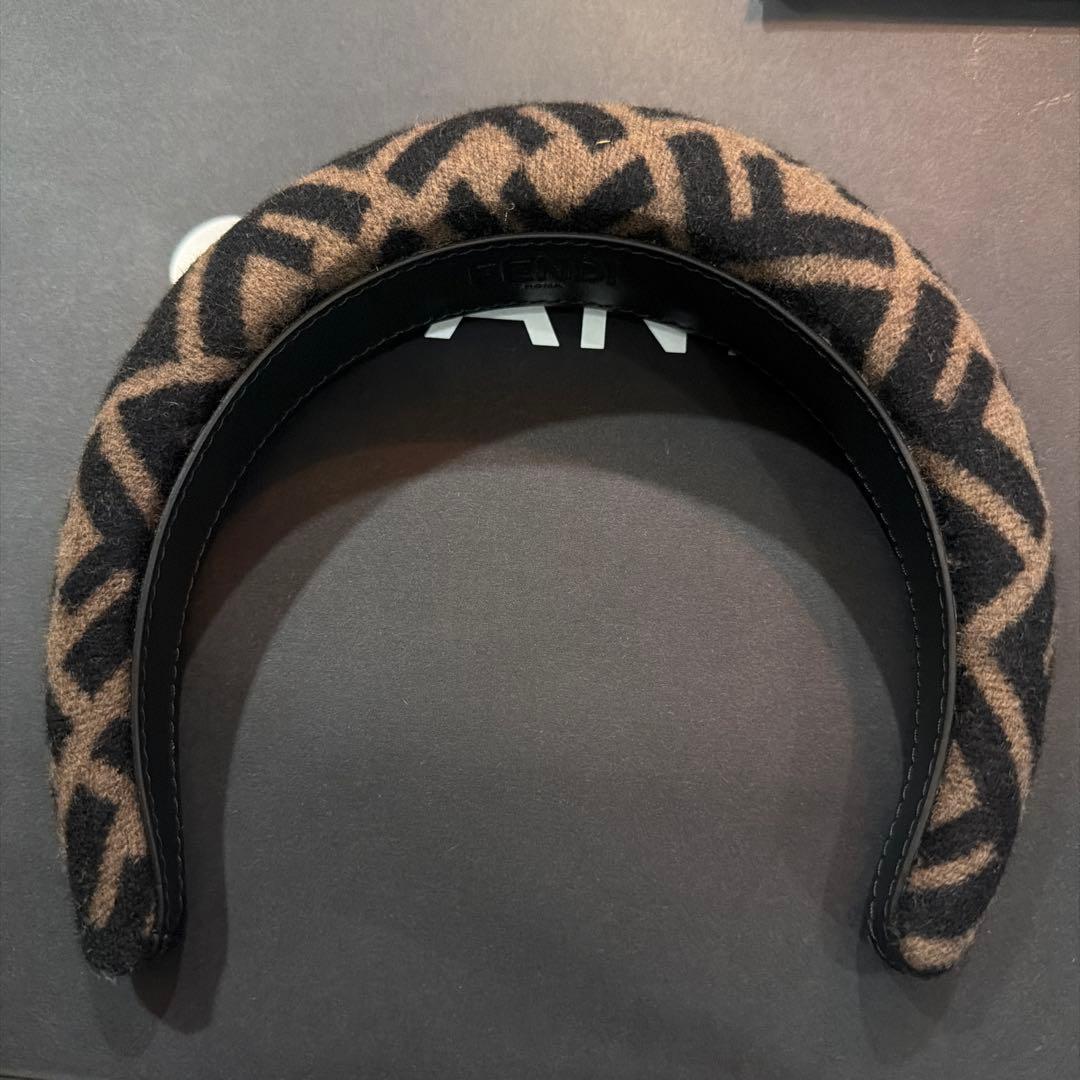 FENDI ヘアバンド　カチューシャ　百貨店購入品　正規品です