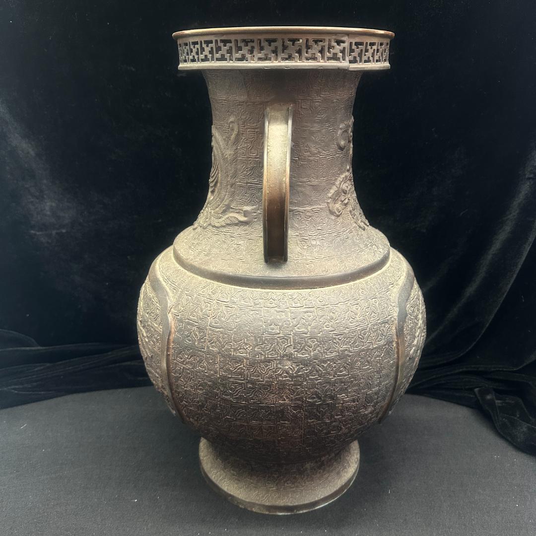 铜制花瓶 古董品