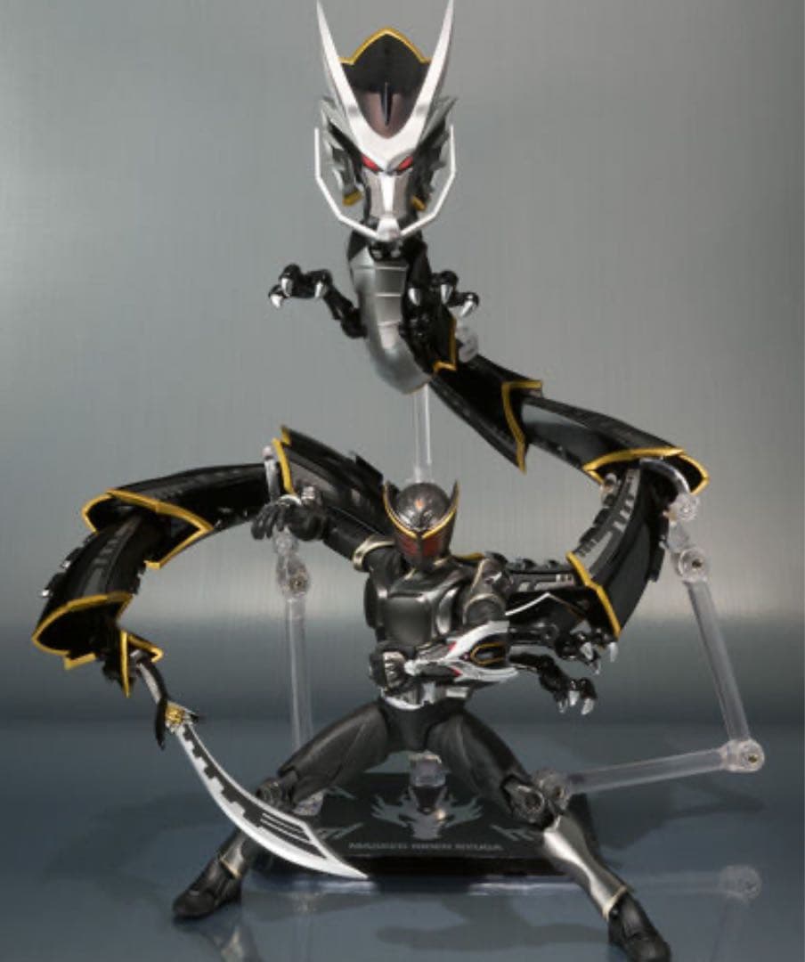 仮面ライダーリュウガ！フィギュアーツ！