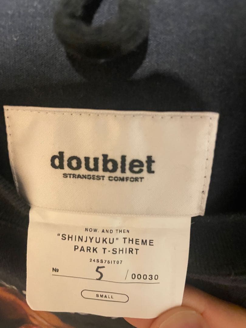 トップス doublet SHINJYUKU THEME PARK T-SHIRT