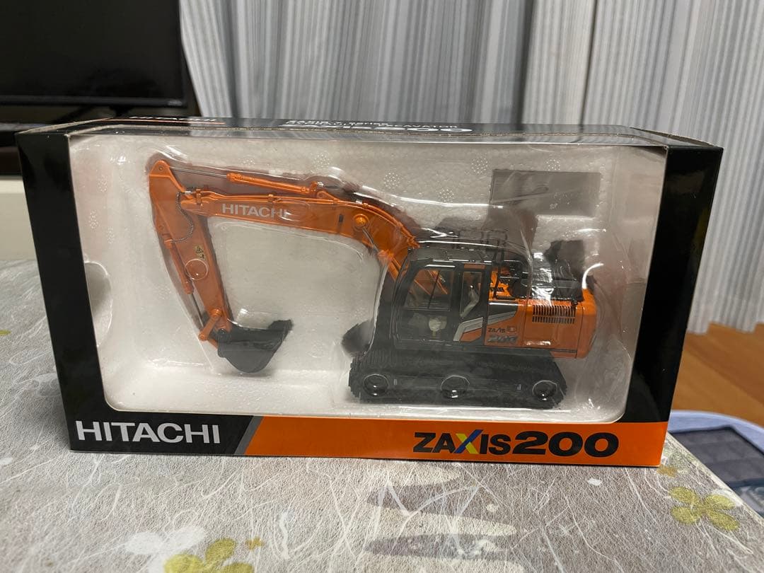ミニカー 1/50 HITACHI ZAXIS200