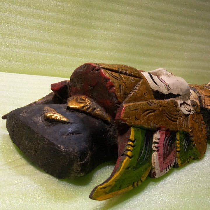 民族像　 壁掛け　オブジェ　木製　木彫り　雑貨　インテリア　エスニック　魔除け