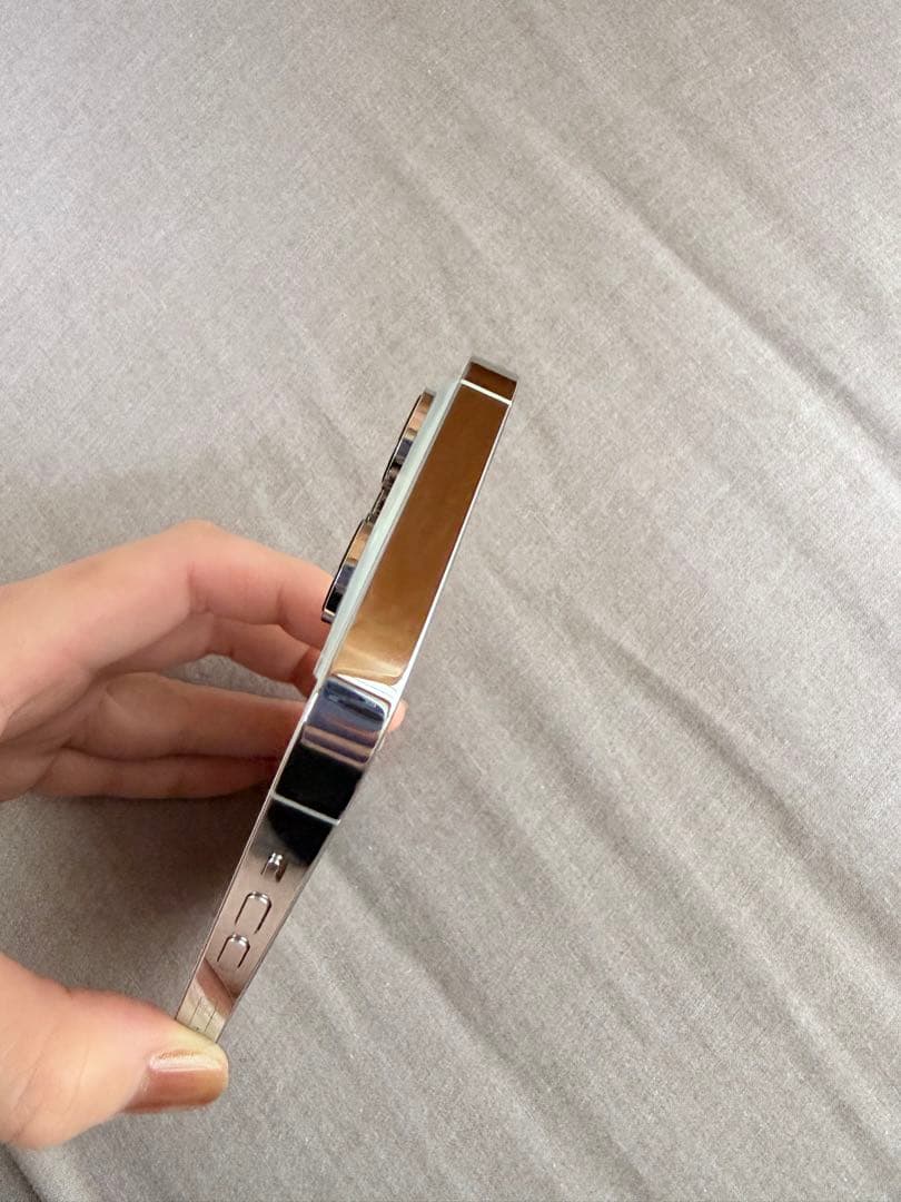 白ネコ iPhone14pro 256G シルバー SIMフリー